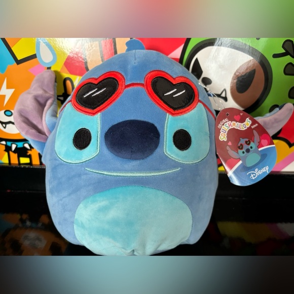 Squishmallow 8” Stitch with Heart Sunglasses Valentine’s Day New! Disney - Picture 1 of 4